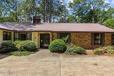 9 Pine Crest Dr Photo 1