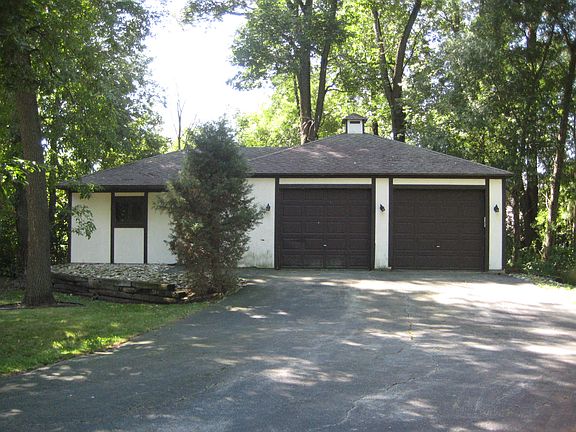 Garage with Workshop
