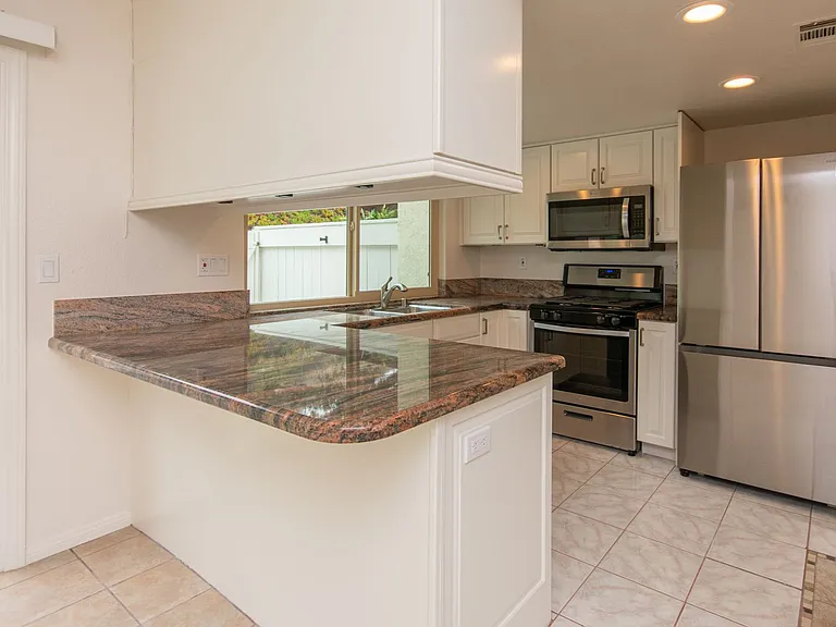 3706 Yale Dr — Photo 12