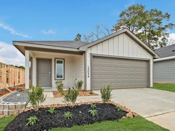 13038 Sorrento Bay Dr, Willis, TX 77318
