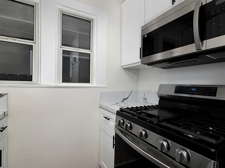 4554-58 North Ave — Photo 7