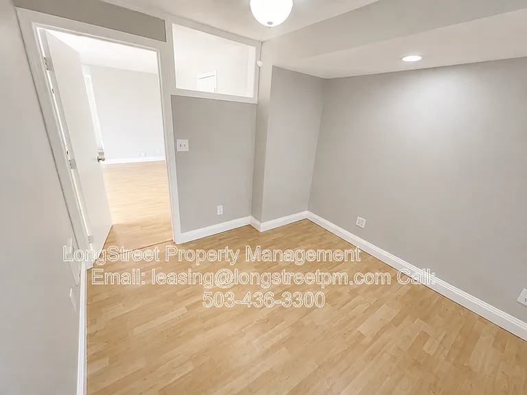 772 SW Broadway Dr #6 — Photo 16