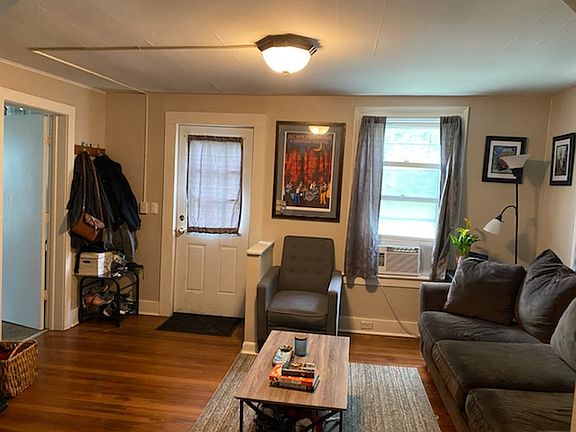 4th image of 21 Columbia St #21