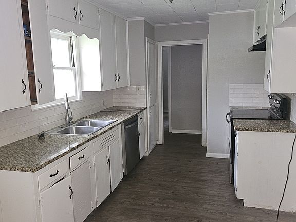 3rd image of 322 24th Ave N