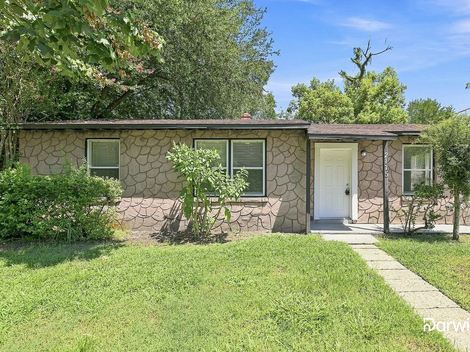4 bed, 2.0 bath, 1239 sqft, $1,330 — Photo 1