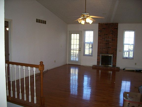 Main Floor Livingroom