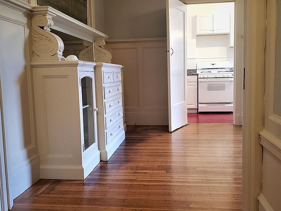 3rd image of 251 Ashbury St APT 2