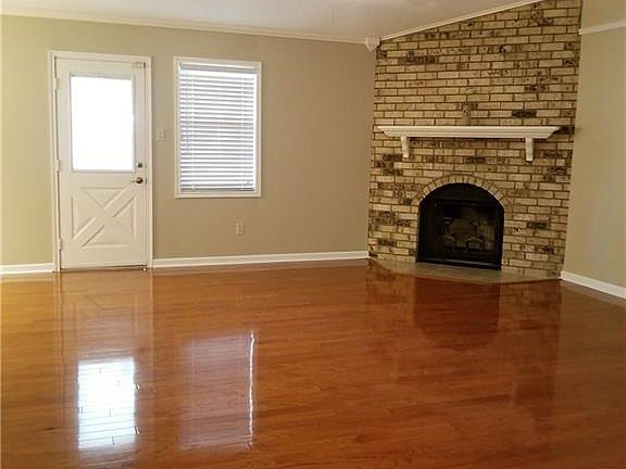 3rd image of 409 Harvest St