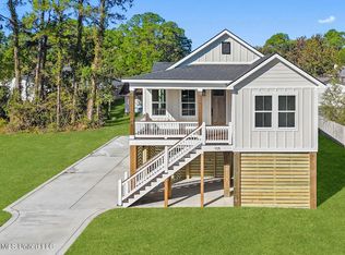 105 Greenwood Dr, Pass Christian, MS 39571