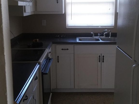 5th image of 1590 S Deleon Ave #3