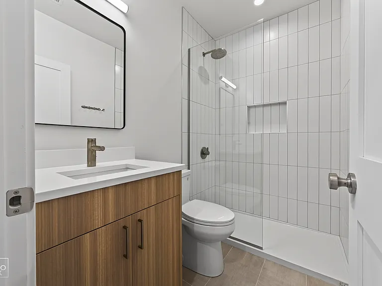 2527 W Ainslie St #3 — Photo 15