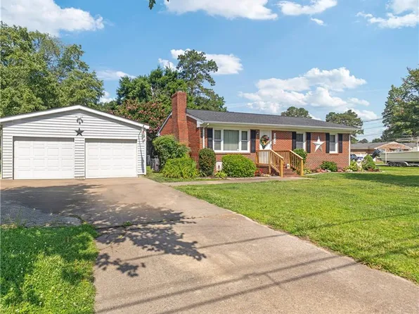 3025 Catalina Ave, Suffolk, VA 23434