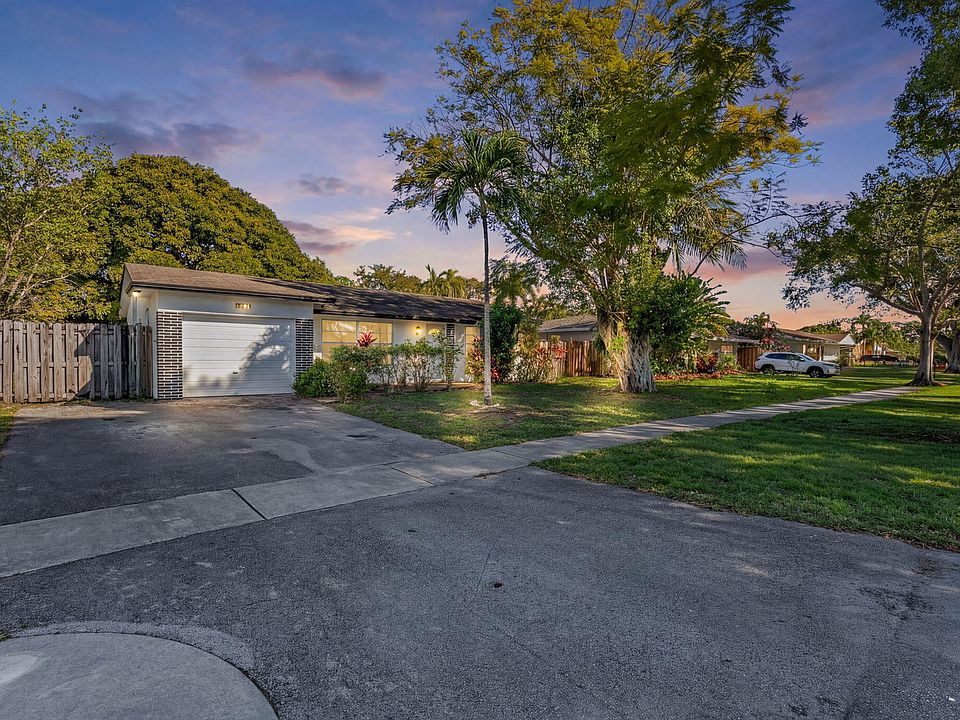 1st image of 10213 SW 51st Street Street