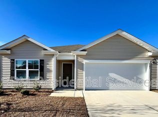 8201 E Highcroft Dr NE, Leland, NC 28451