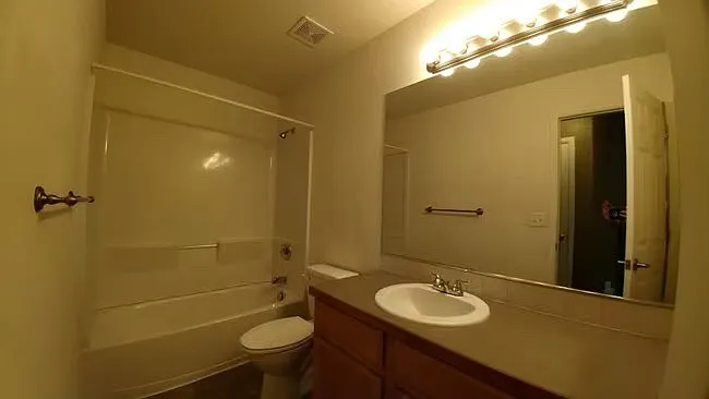 16212 Ginger Ave — Photo 18