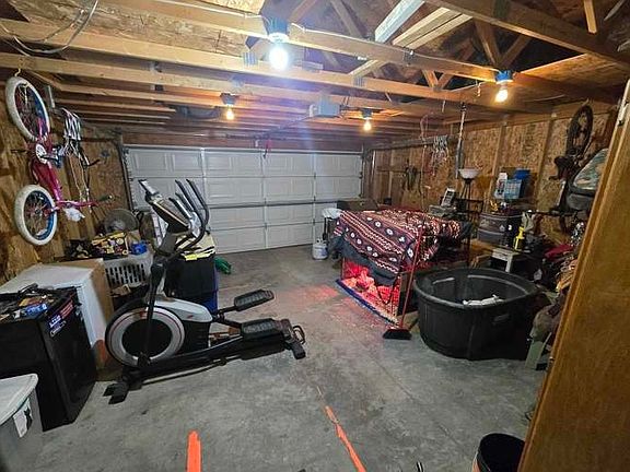 5th image of 177 Johnson St