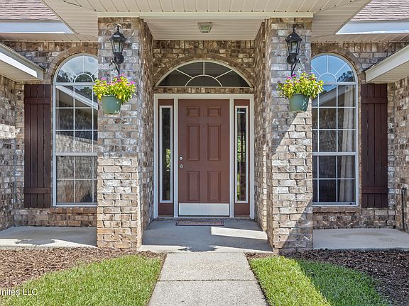 4th image of 10299 Lake Forest Dr