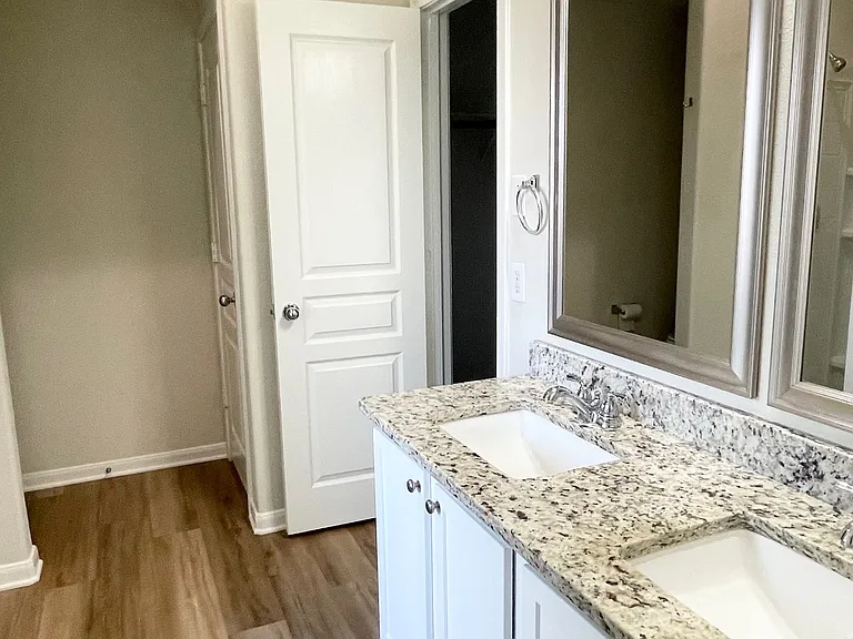 2705 Lumina Dr — Photo 13