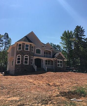 3rd image of 110 Sherbrook Ln