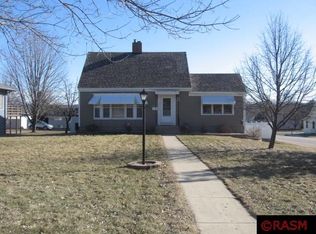 623 N 5th St, Saint Peter, MN 56082