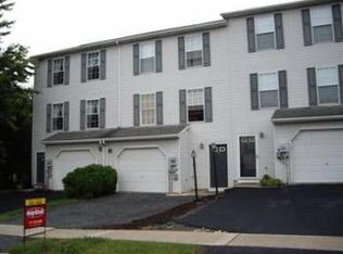 58 Mall Rd, Etters, PA 17319