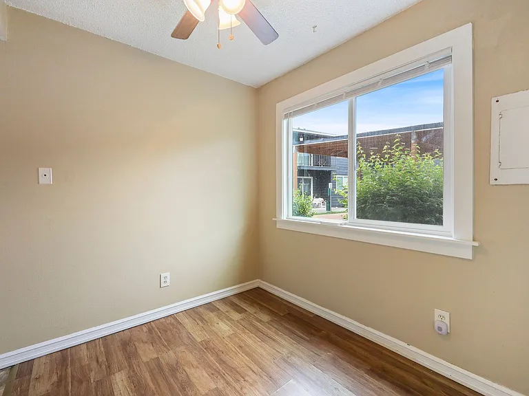 Sandy Terrace Apartments — Photo 9