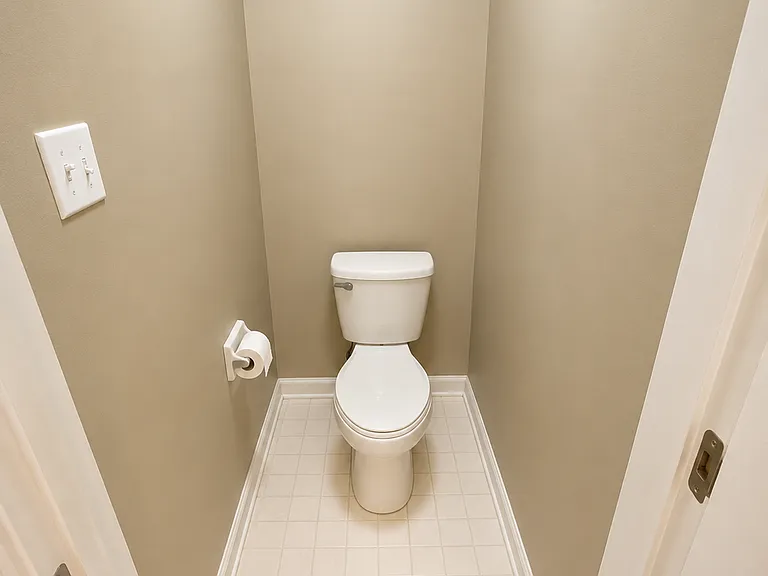 9901 Woodland Bend Dr — Photo 12