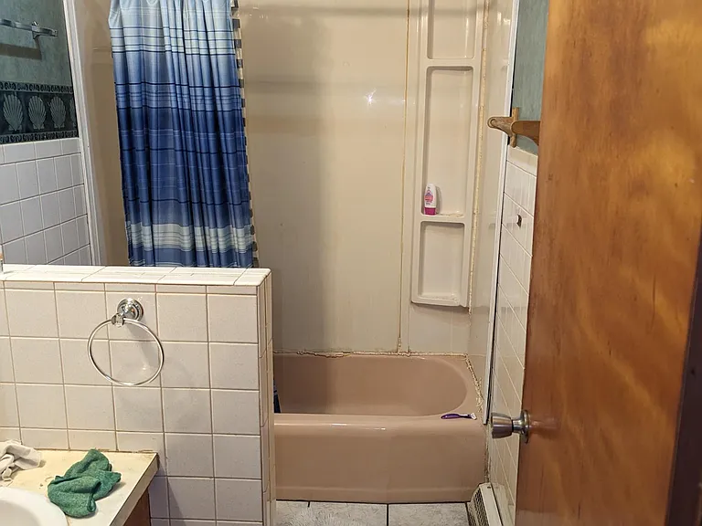 304 N Vicksburg St #B — Photo 2