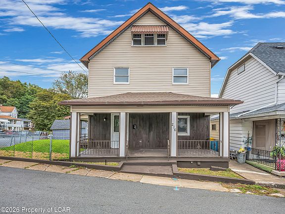 2nd image of 216 Lawrence St