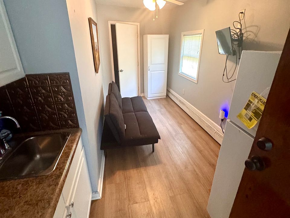 2nd image of 544 State St Ste 9