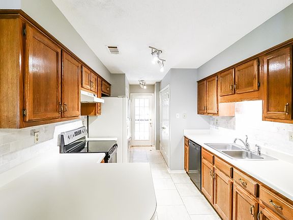 4th image of 1620 Sorghum Mill Dr