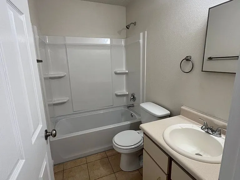 602 Bristol Ct — Photo 11