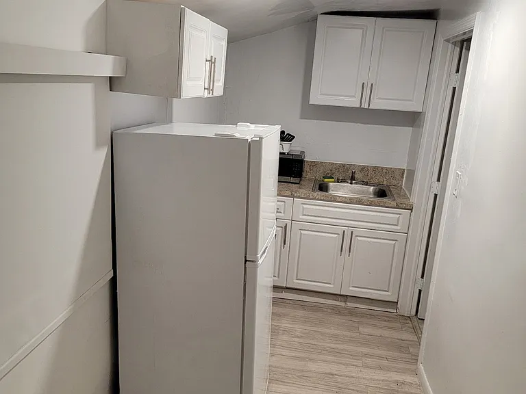 168 NE 60th St #1A — Photo 3
