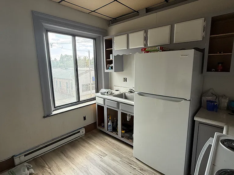 122 S Main St #B — Photo 5
