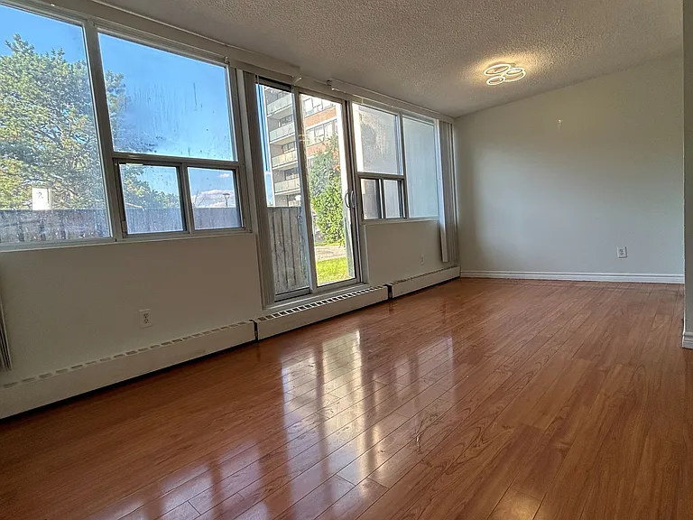 2121 Roche Ct #106 — Photo 4