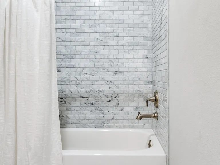 4556 Belclaire Ave — Photo 59