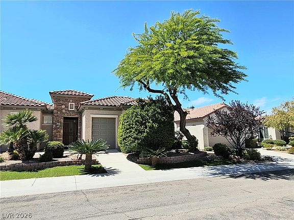 4th image of 2139 Twin Falls Dr