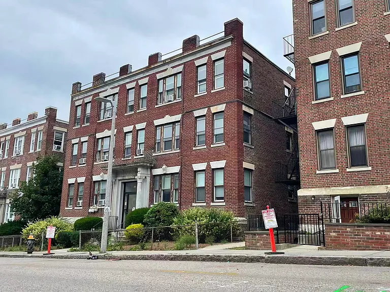 47 Park Vale Ave #5 — Photo 1