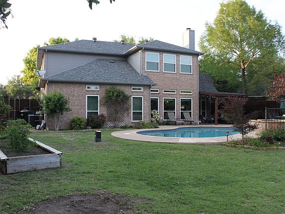 2nd image of 13001 Hermitage Ln