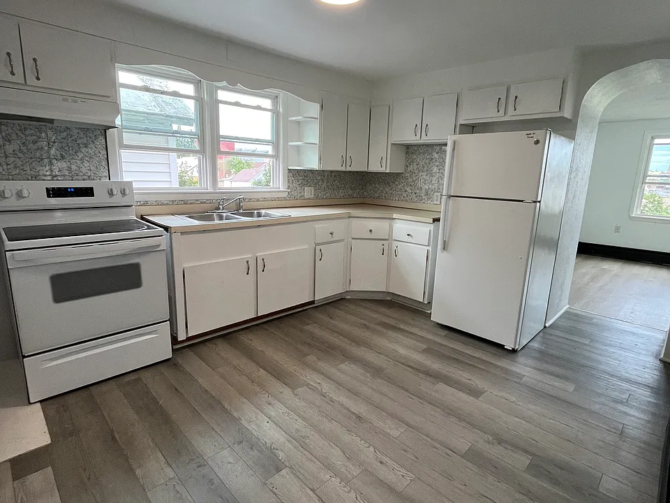 314 Henry St #3