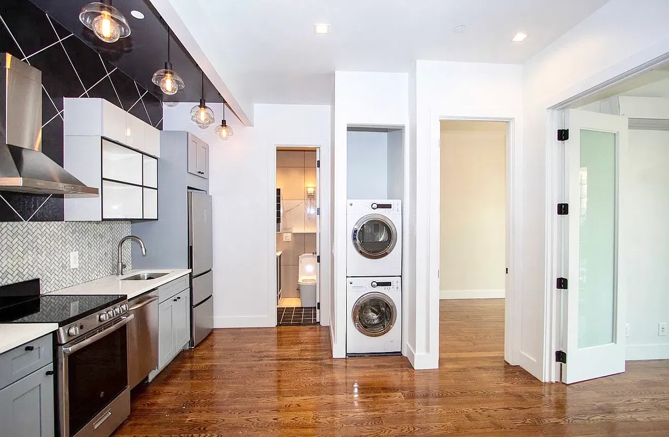 91 Graham Ave — Photo 3