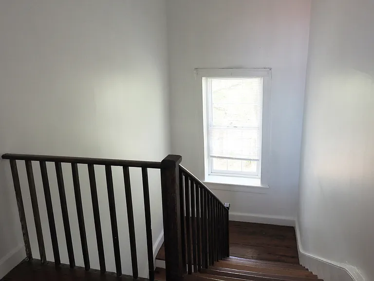126 Alexander St — Photo 8