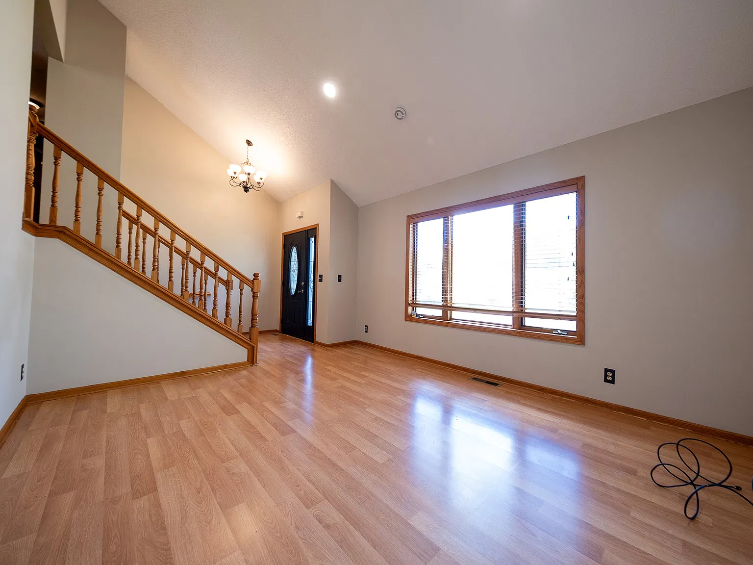 Currie Street North, Maplewood (1654) AB DG1 - 1 — Photo 3