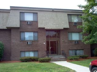 9 Hallmark Gdns APT 8, Burlington, MA 01803