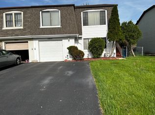 3901 Sandpiper Dr, Hanover Park, IL 60133