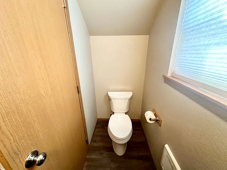2102 N Yellowstone St — Photo 8
