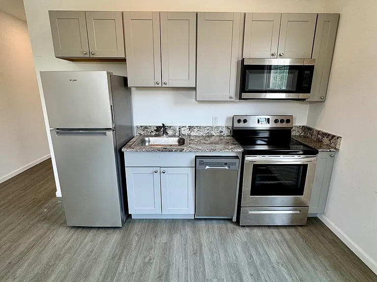 235 East St #4 — Photo 1