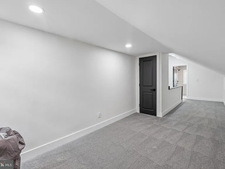114 Conestoga Rd — Photo 12