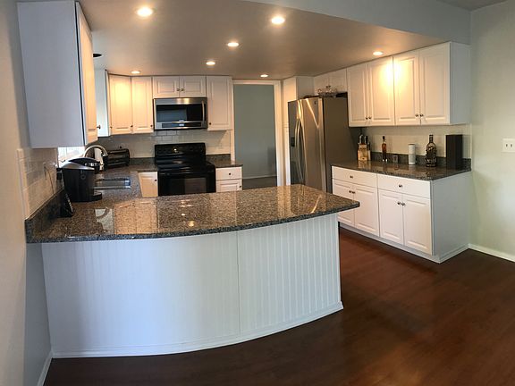 5th image of 452 Shannon Dr