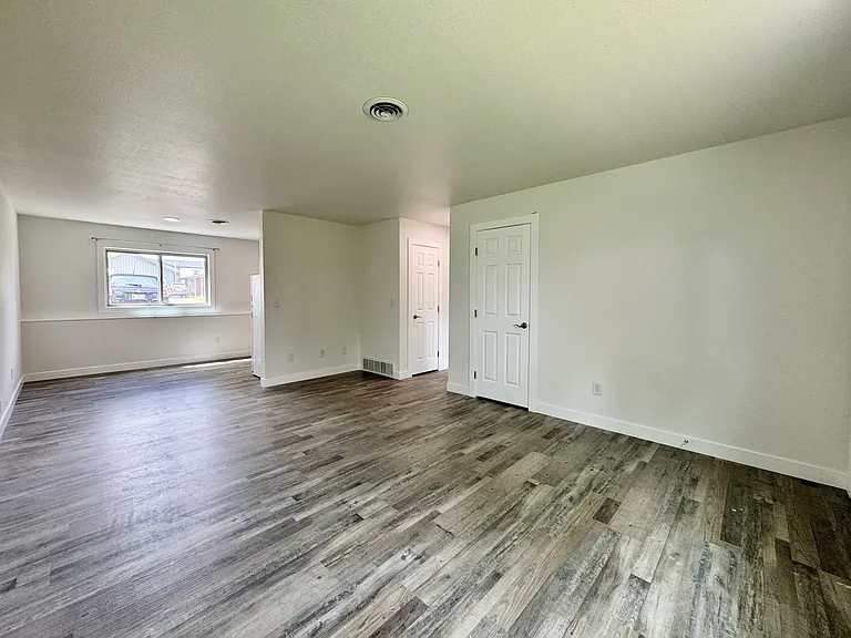 2340 Fairview Ave #2 — Photo 2